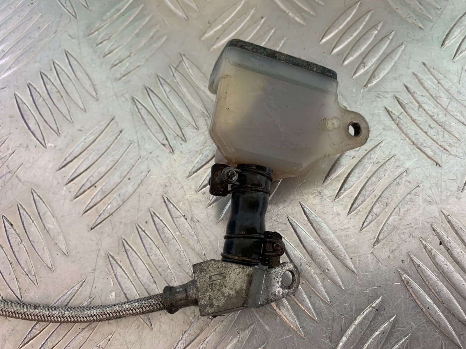 SUZUKI VS1400 VS 1400 INTRUDER REAR FLUID POT  YEAR 1988 (CMB1077)