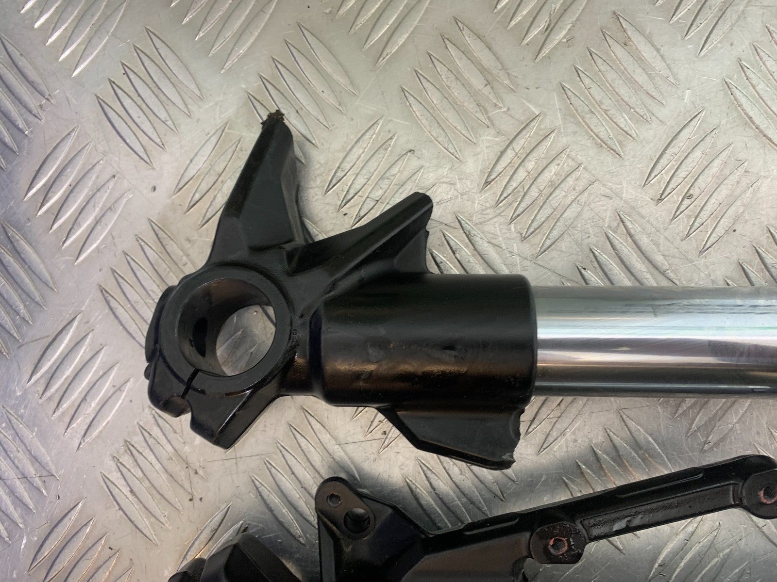 DUCATI 937 MONSTER FORKS (DAMAGED) YEAR 2021-2024 (CMB1270)
