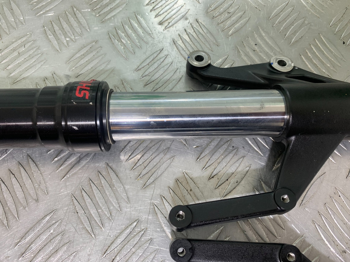 TRIUMPH TRIDENT 660 FORKS  YEAR 2021-2024 (CMB1148)