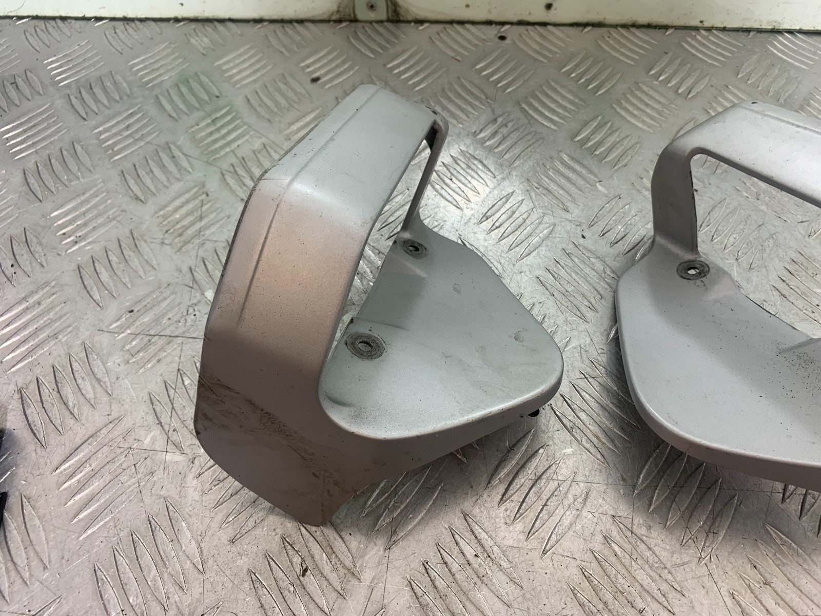 BMW R850 R R850R OIL COOLER COVERS   YEAR 1994-2002 (CMB1170)