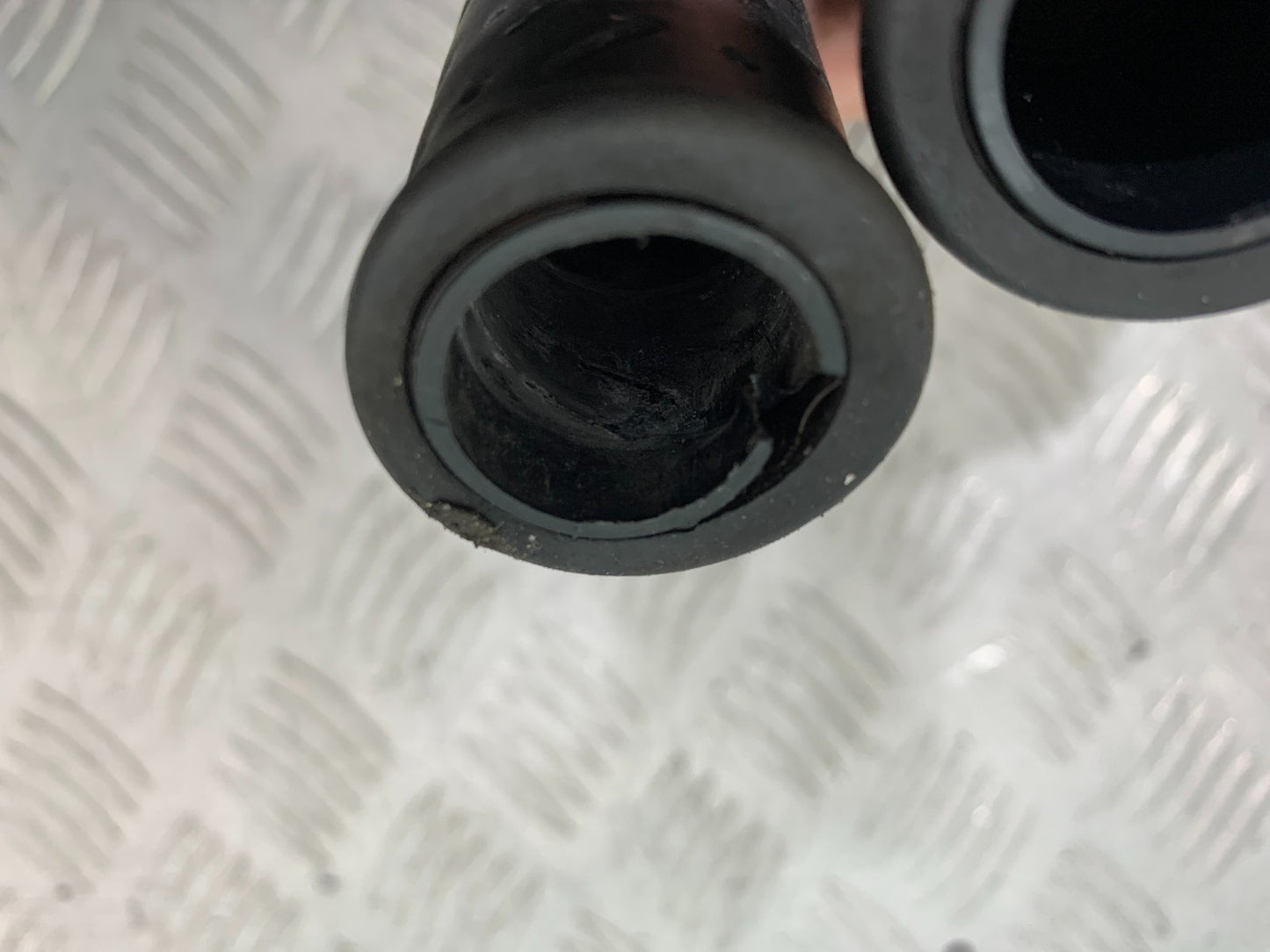 TRIUMPH 675 STREET TRIPLE RX THROTTLE AND GRIP   2015- 2017 (CMB1299)