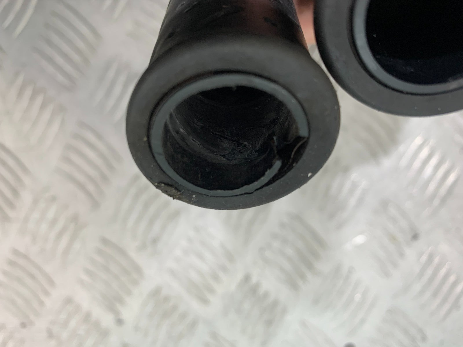 TRIUMPH 675 STREET TRIPLE RX THROTTLE AND GRIP   2015- 2017 (CMB1299)