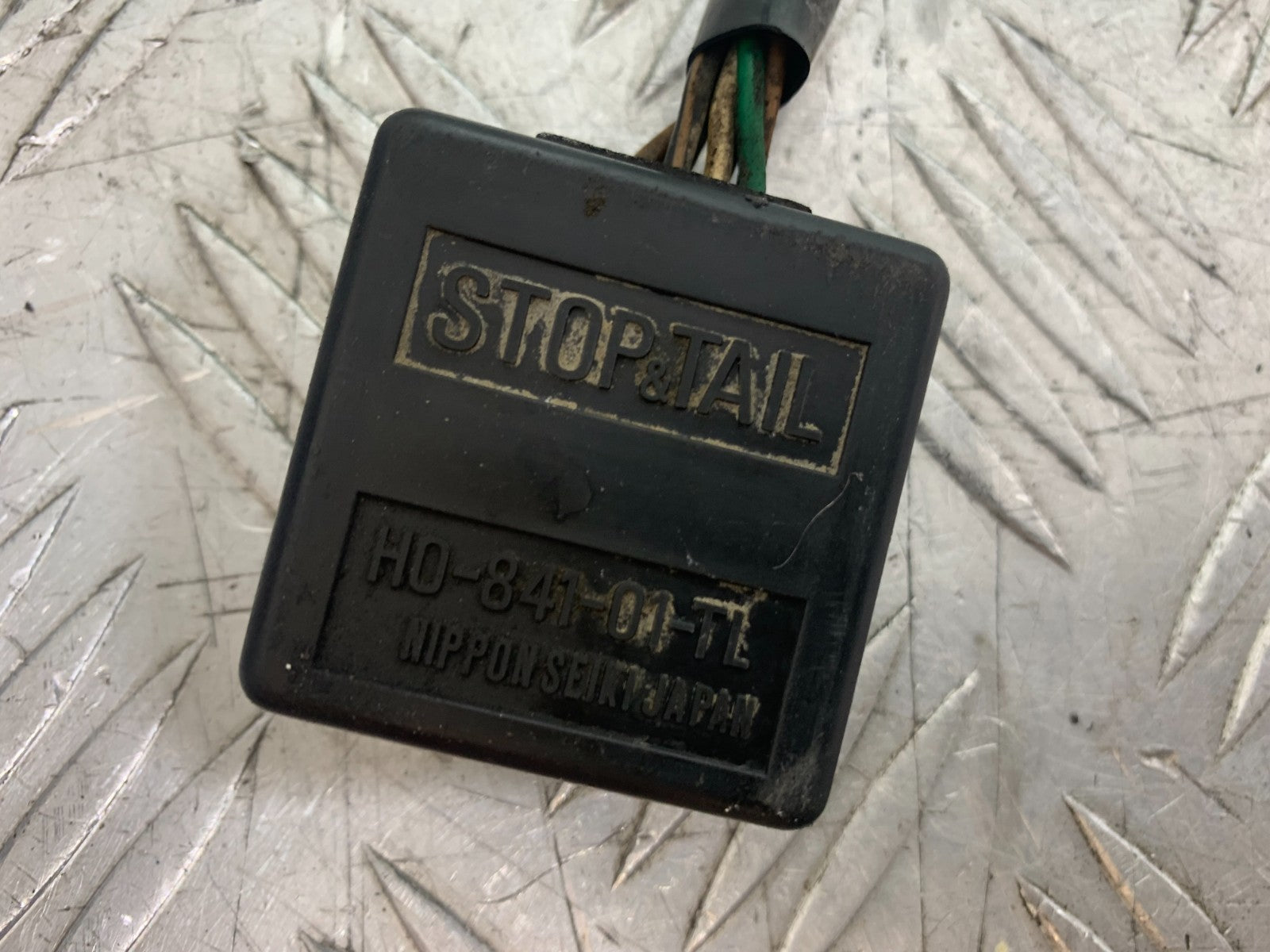 HONDA VT700 VT 700 SHADOW TAIL LIGHT RELAY  YEAR 1984-85 (CMB1328)
