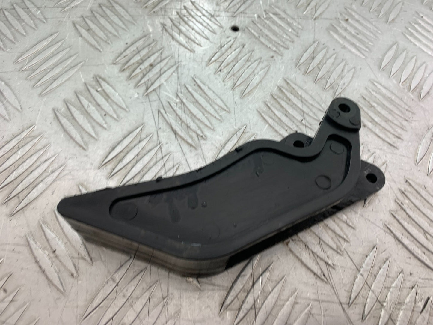 QINGQI QM125 GY-2B CHAIN GUIDE  YEAR 2016 (CMB1228)