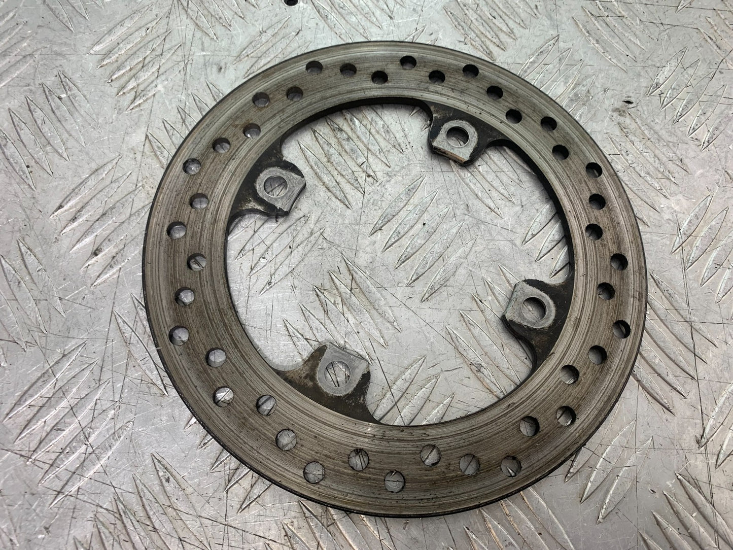 TRIUMPH 675 STREET TRIPLE R REAR BRAKE DISC  YEAR 2013 - 2016 (CMB1221)