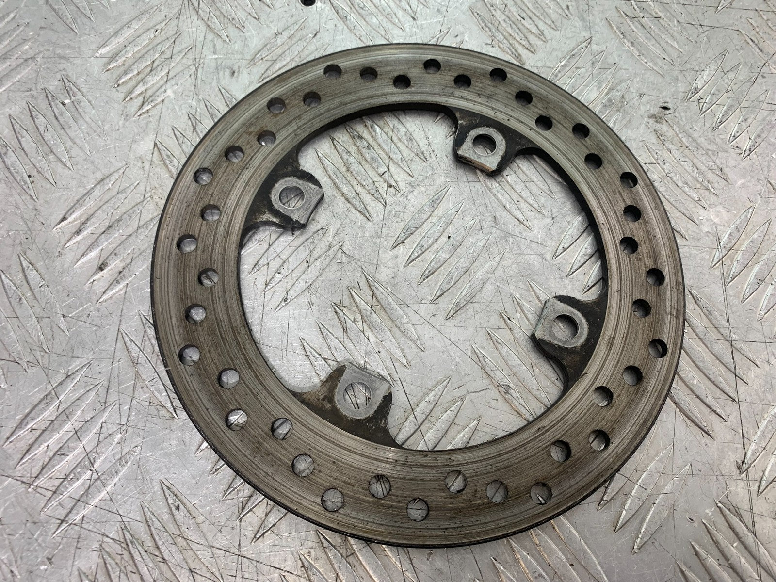 TRIUMPH 675 STREET TRIPLE R REAR BRAKE DISC  YEAR 2013 - 2016 (CMB1221)