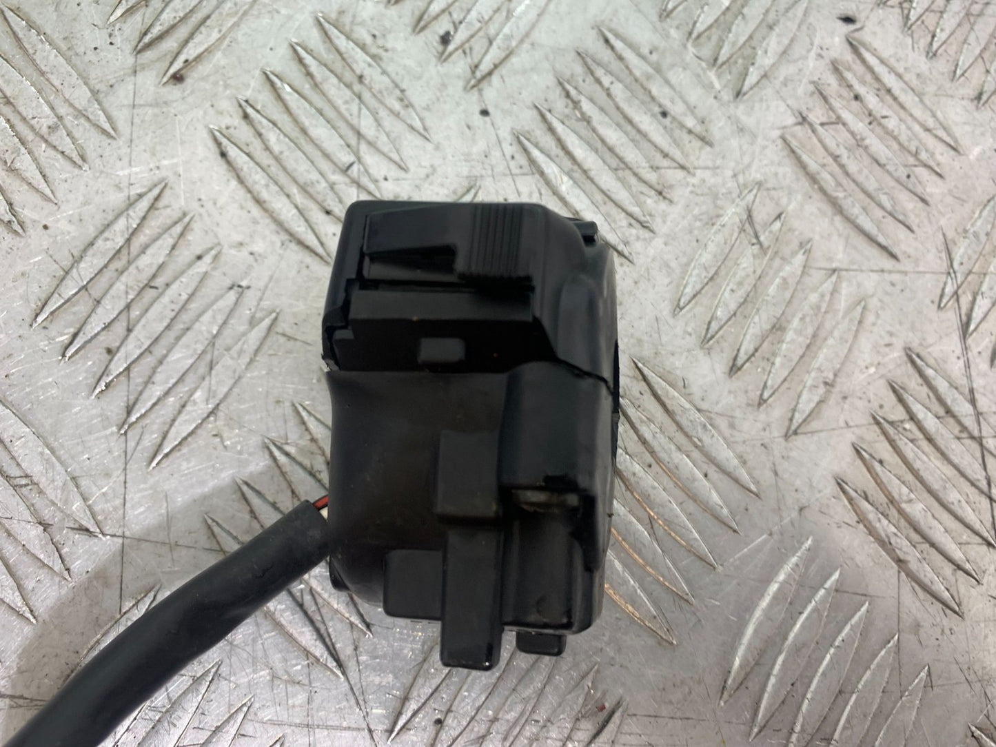 DUCATI 996 SPS 748 916 998 LEFT SWITCH GEAR 1999-2000 (CMB1209)