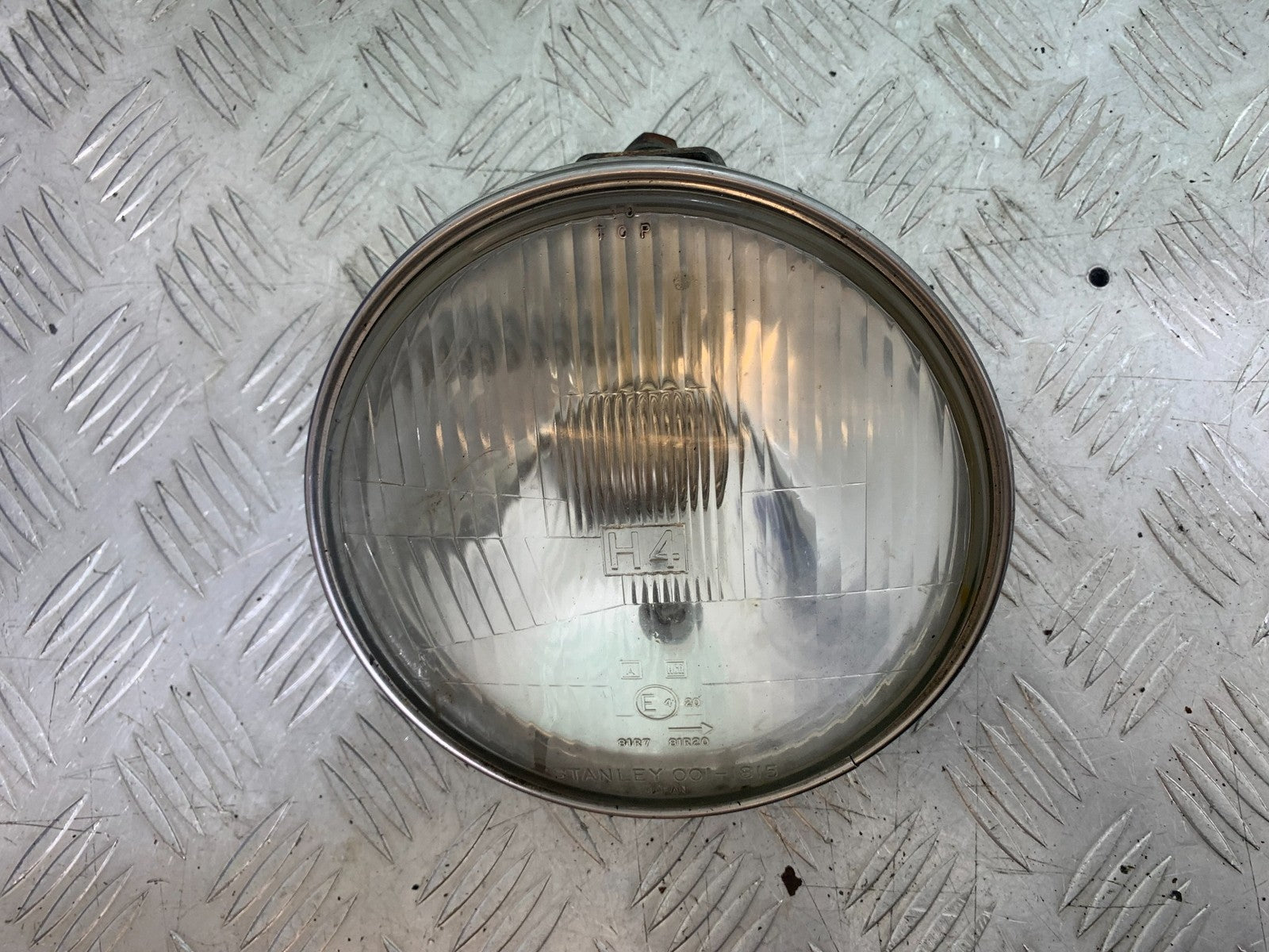 HONDA GL500 GL 500 SILVERWING HEADLIGHT   YEAR 1981-82 (CMB1168)