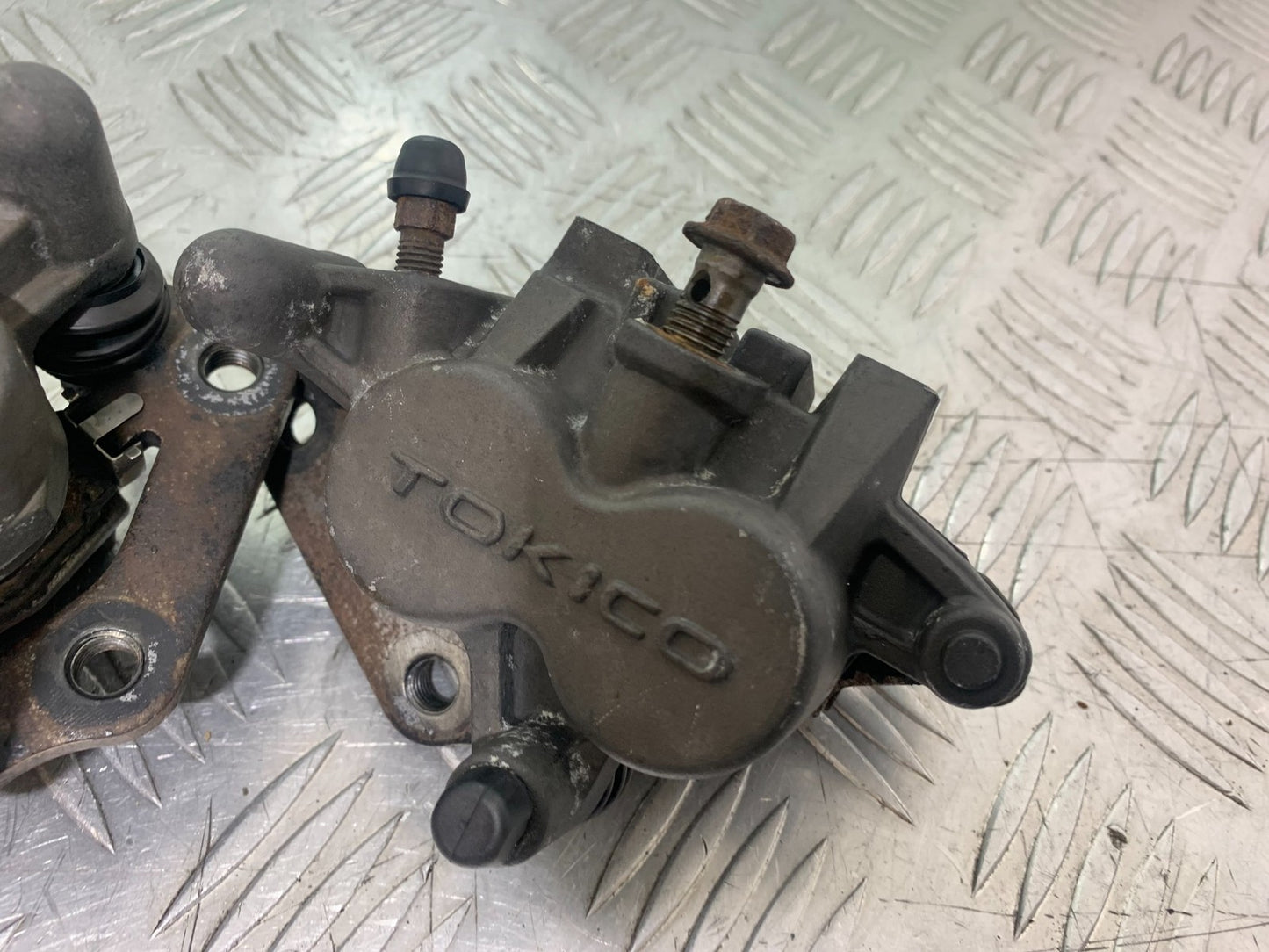 SUZUKI SV650 SV 650 mk1 FRONT BRAKE CALIPERS   YEAR 1999-2002 (CMB1208)