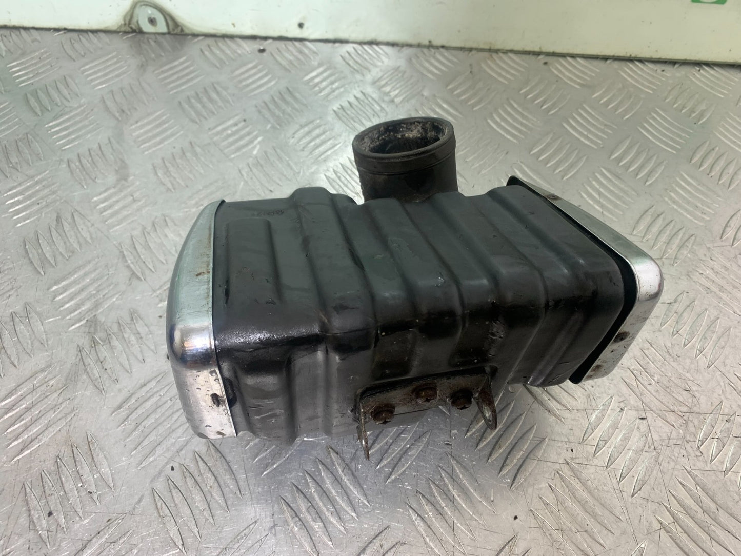 SUZUKI GP100 GP 100 AIRBOX  YEAR 1978-1988 (CMB1259)