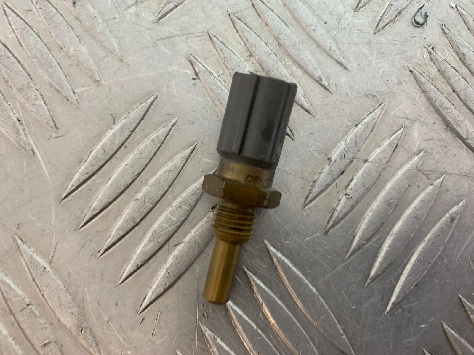 SUZUKI GSXR1000 K1 K2 TEMPERATURE SENDER YEAR 2001 (STOCK 753)