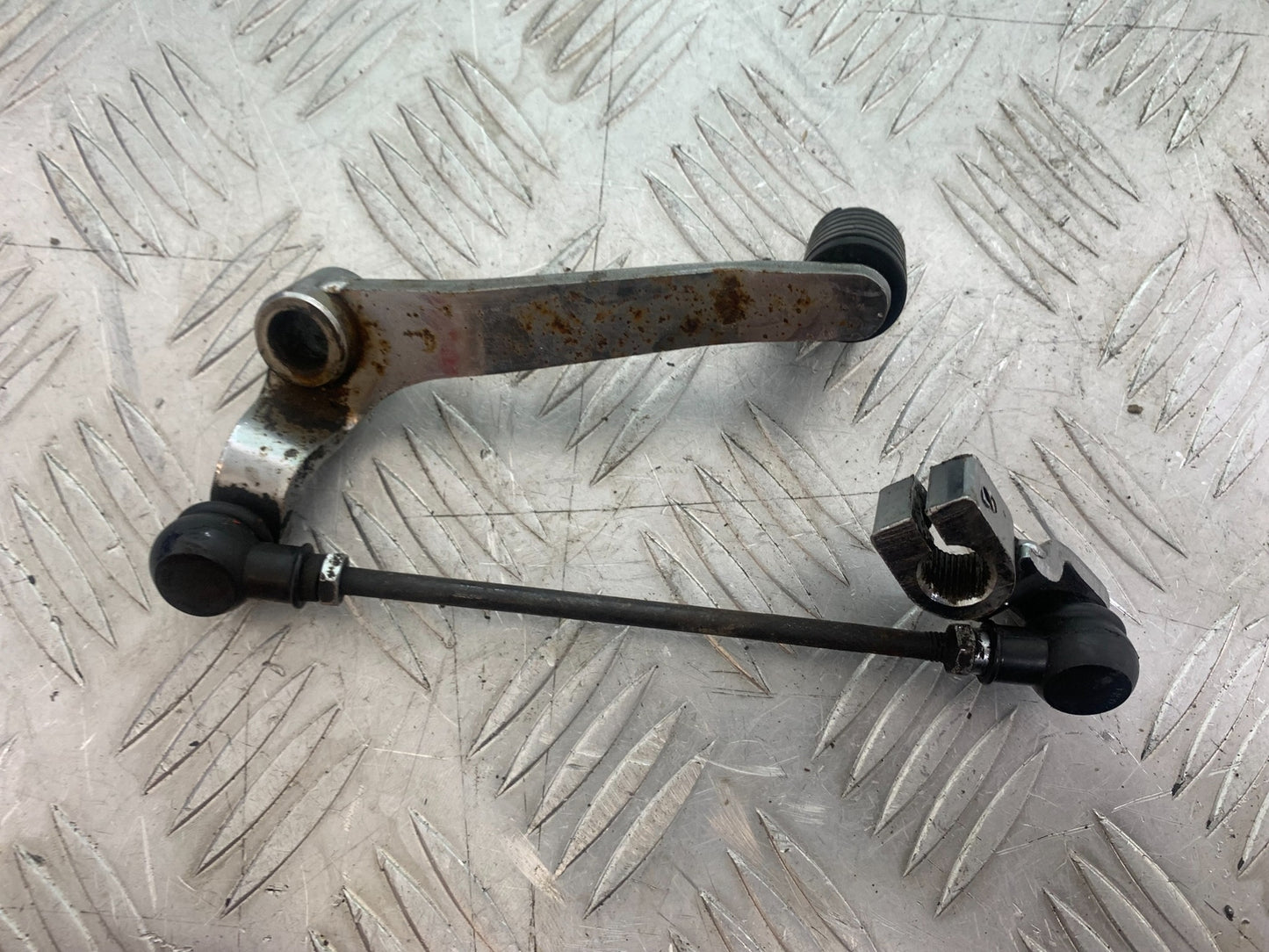 YAMAHA XV535 XV 535 VIRAGO GEAR LEVER   YEAR 1994-02 (CMB1162)