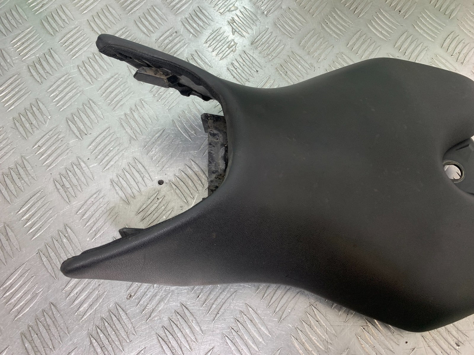YAMAHA YZF-R125 YZF 125 FRONT SEAT YEAR 2019-2022 (CMB1263)