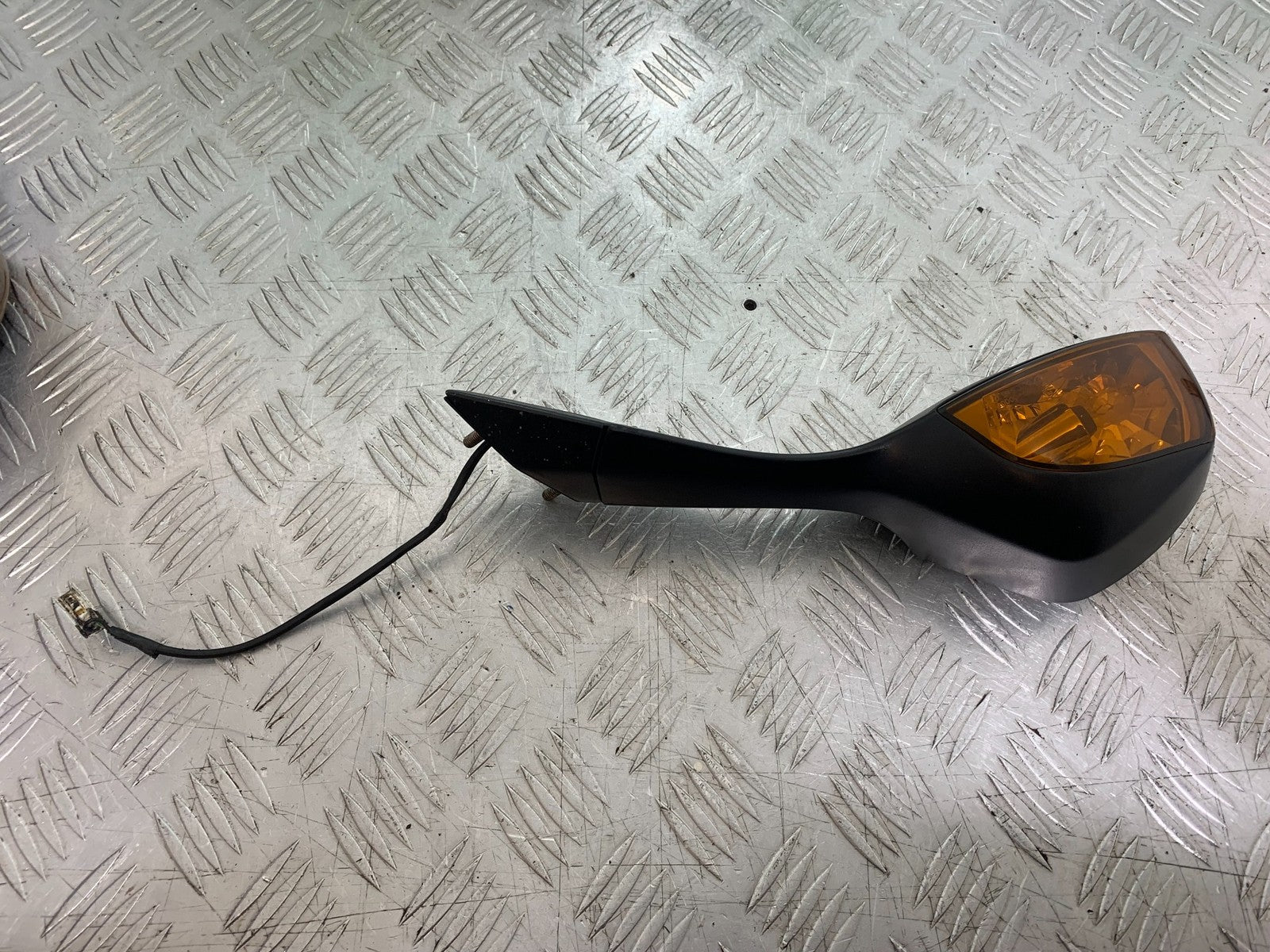 TRIUMPH 1050 SPRINT ST RIGHT MIRROR  2003-2011 (CMB1285)