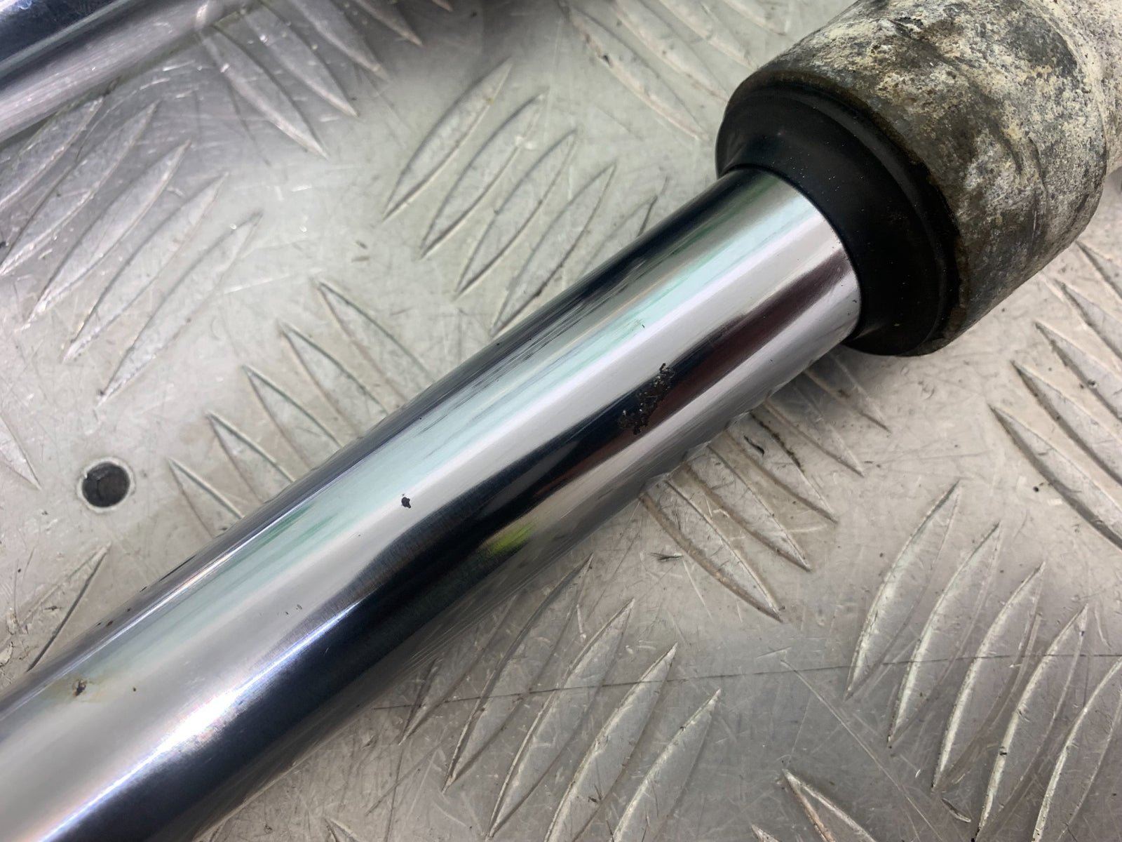 YAMAHA YBR125 YBR 125 FORKS   YEAR 2010-2017 (CMB1163)
