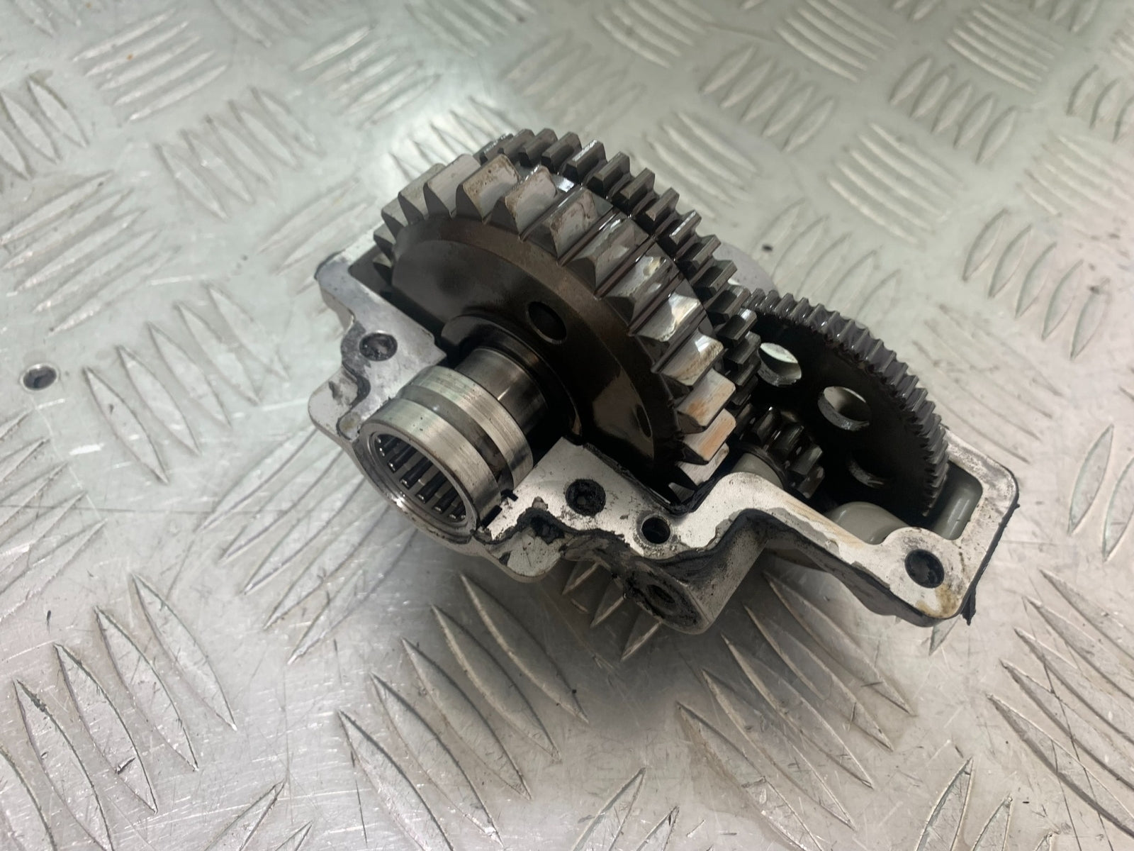 MV AGUSTA 800 F3 STARTER CLUTCH AND COVER   YEAR 2013-2016 (CMB1152)