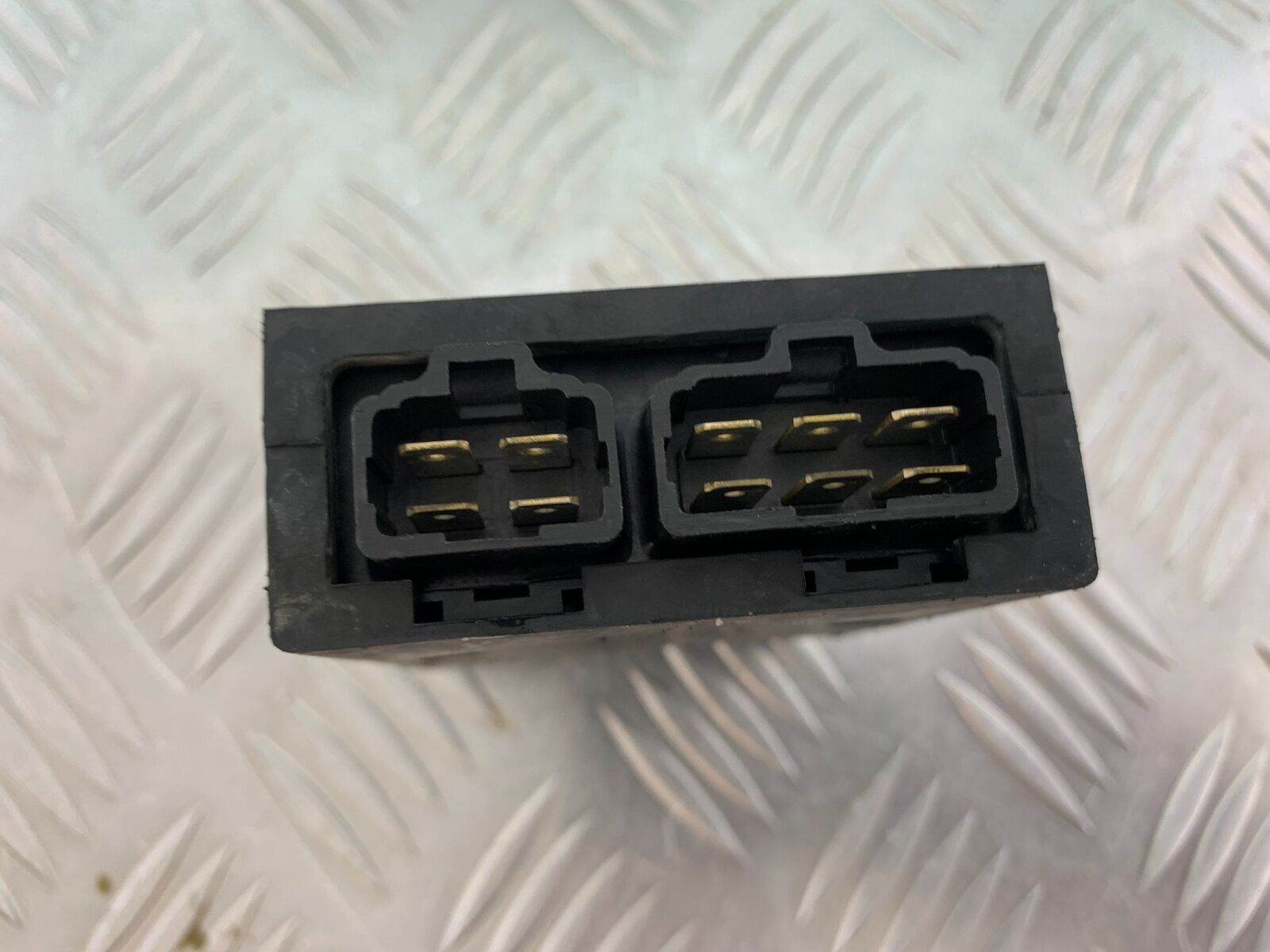 KAWASAKI ZR 750 ZEPHYR CDI UNIT  YEAR 1991-95 (CMB1008)