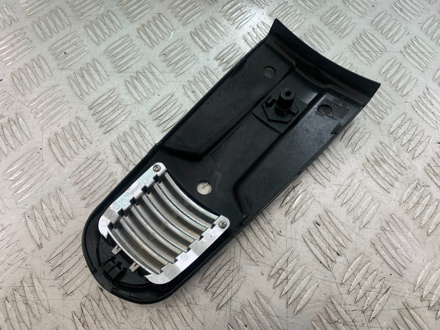 PIAGGIO VESPA GTS 125 FRONT INFILL GRILL YEAR 2009-14  (CMB1261)