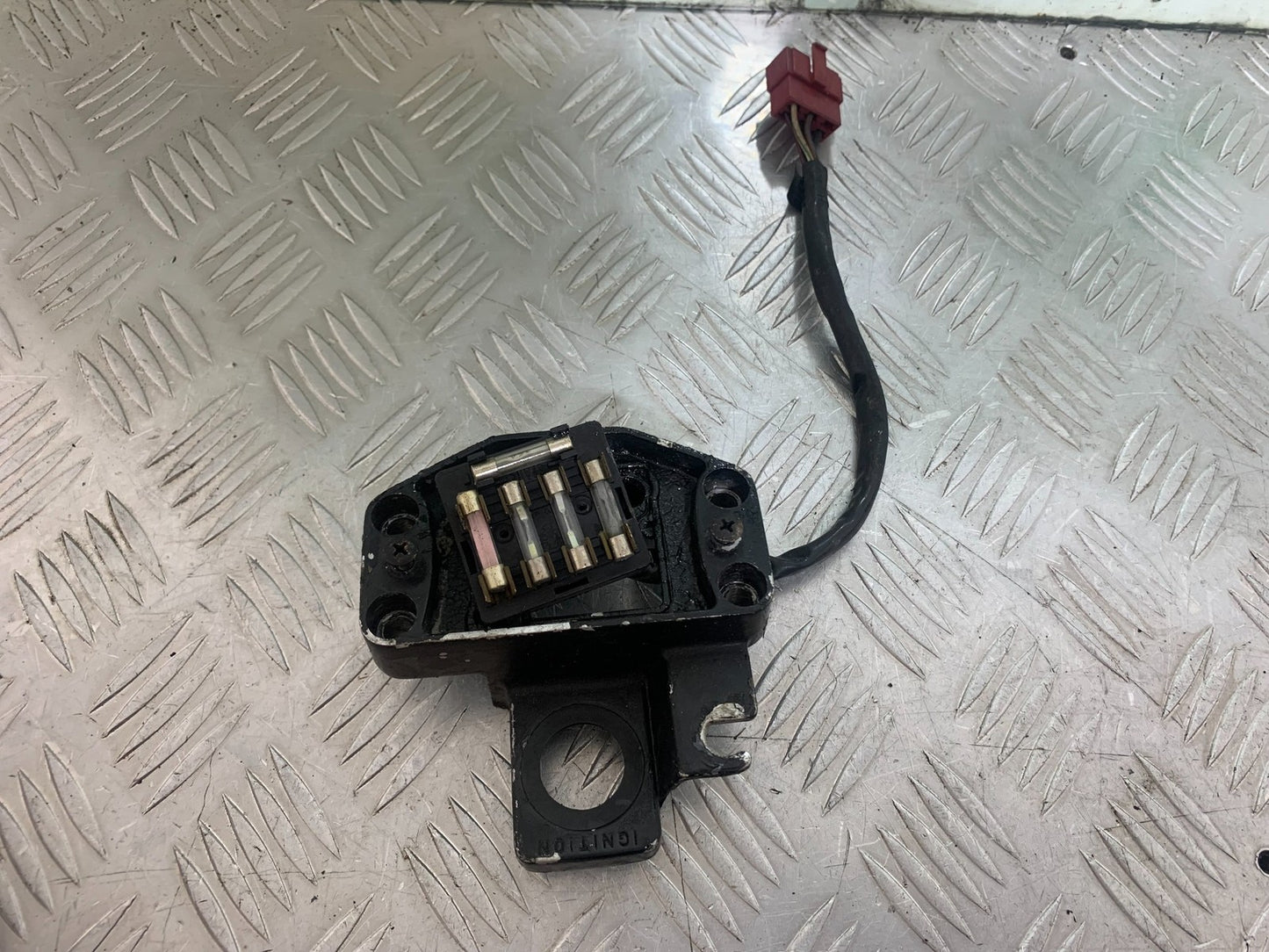HONDA GL500 GL 500 SILVERWING FUSE BOX   YEAR 1981-82 (CMB1168)