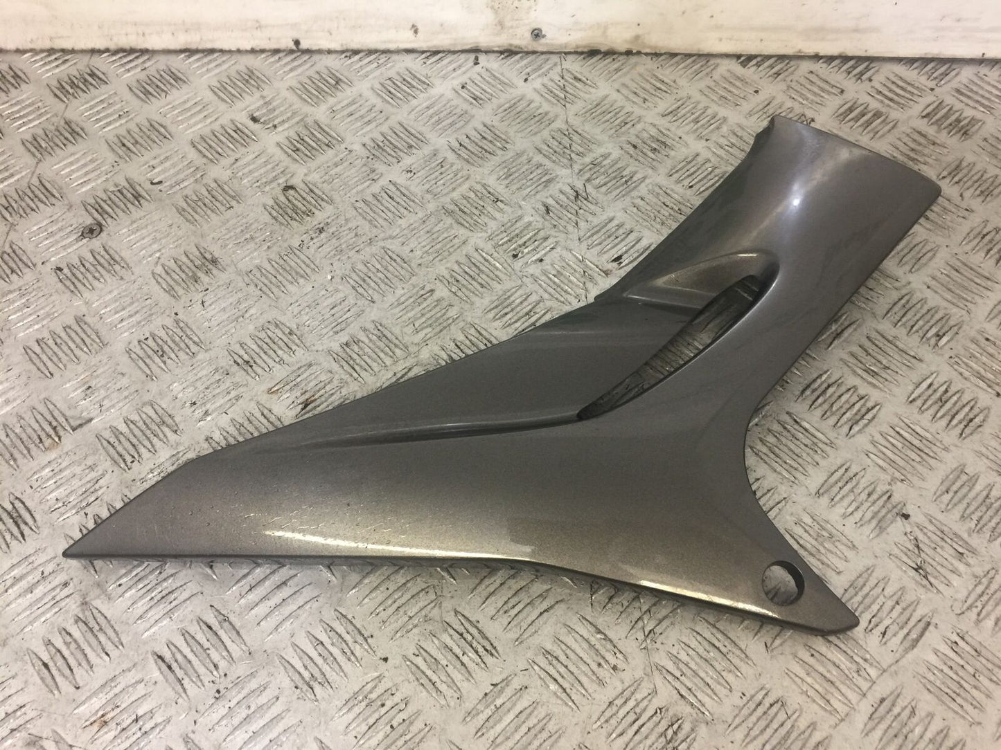 KAWASAKI ZZR1200 ZZR 1200 RIGHT SIDE PANEL   2002-2005 (STOCK 678)