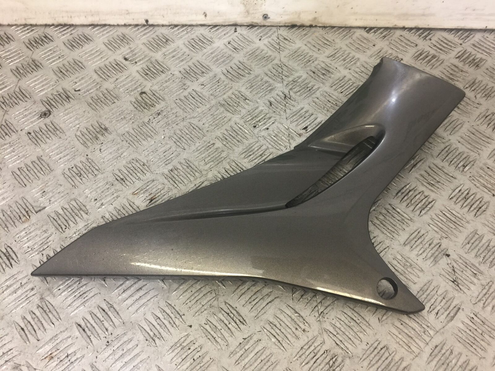 KAWASAKI ZZR1200 ZZR 1200 RIGHT SIDE PANEL   2002-2005 (STOCK 678)