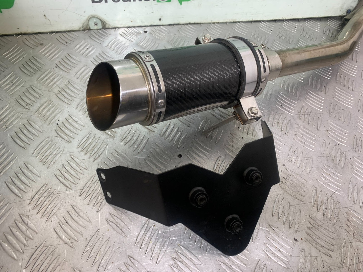 TRIUMPH 1050 SPRINT ST DELKEVIC CARBON SILENCER   2004-2007 (CMB1197)