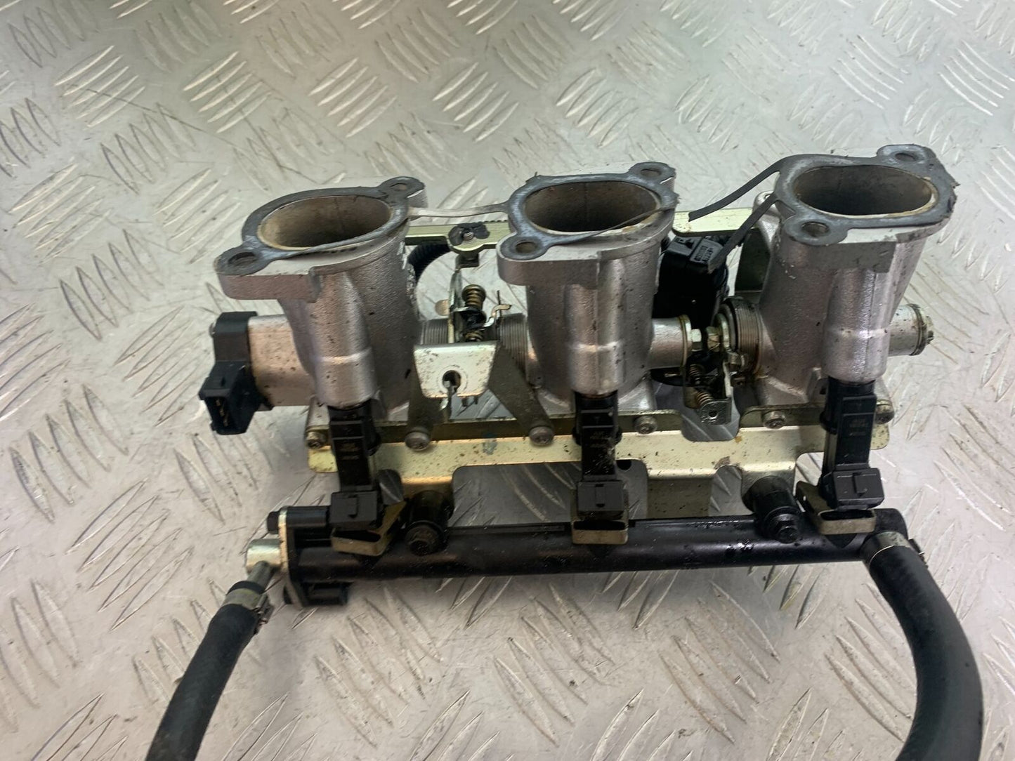 TRIUMPH 955i SPRINT ST THROTTLE BODIES  YEAR 1999-2004 (CMB1124)