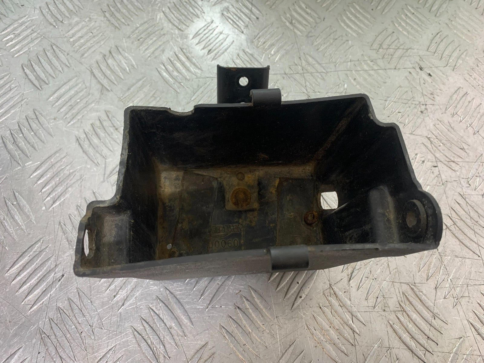 TRIUMPH TROPHY 900 BATTERY BOX  YEAR 1991-95 (CMB1251)