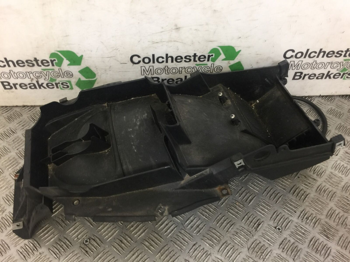 MOTO GUZZI SPORT 4V UNDERTRAY  YEAR 2009 (STOCK 469)