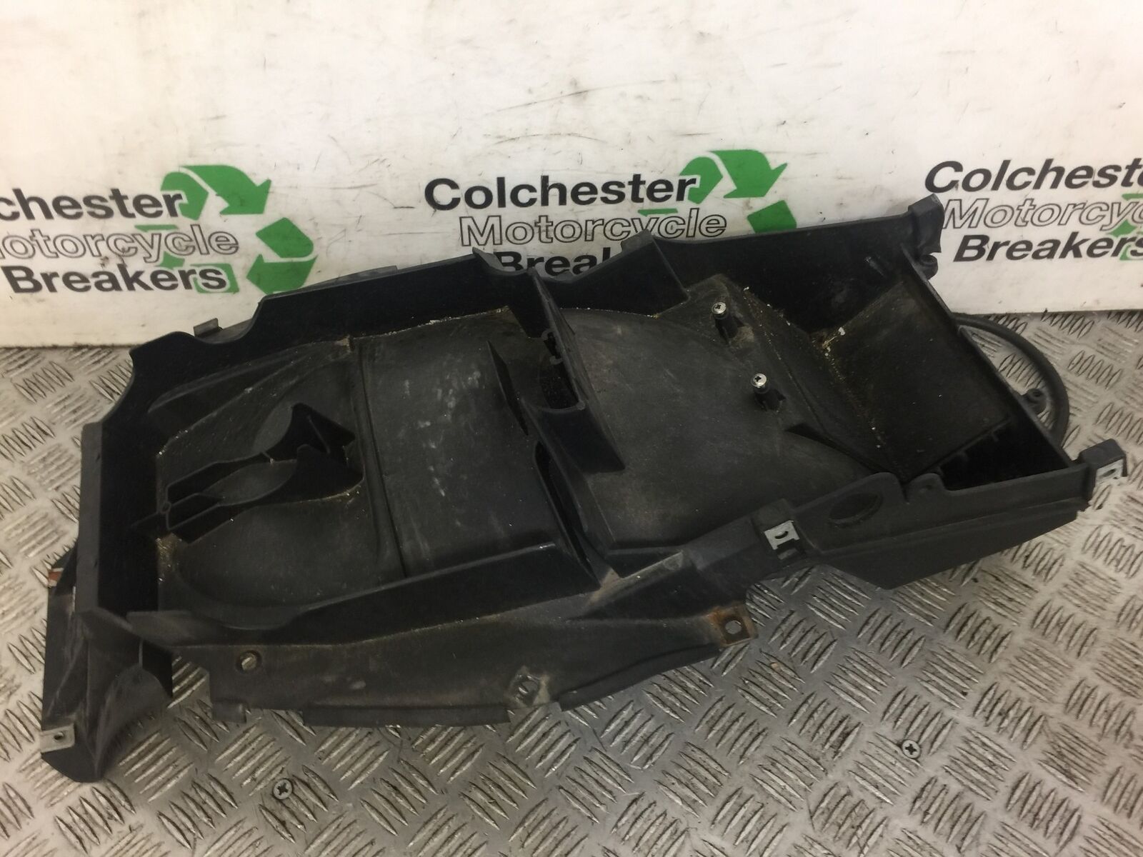 MOTO GUZZI SPORT 4V UNDERTRAY  YEAR 2009 (STOCK 469)