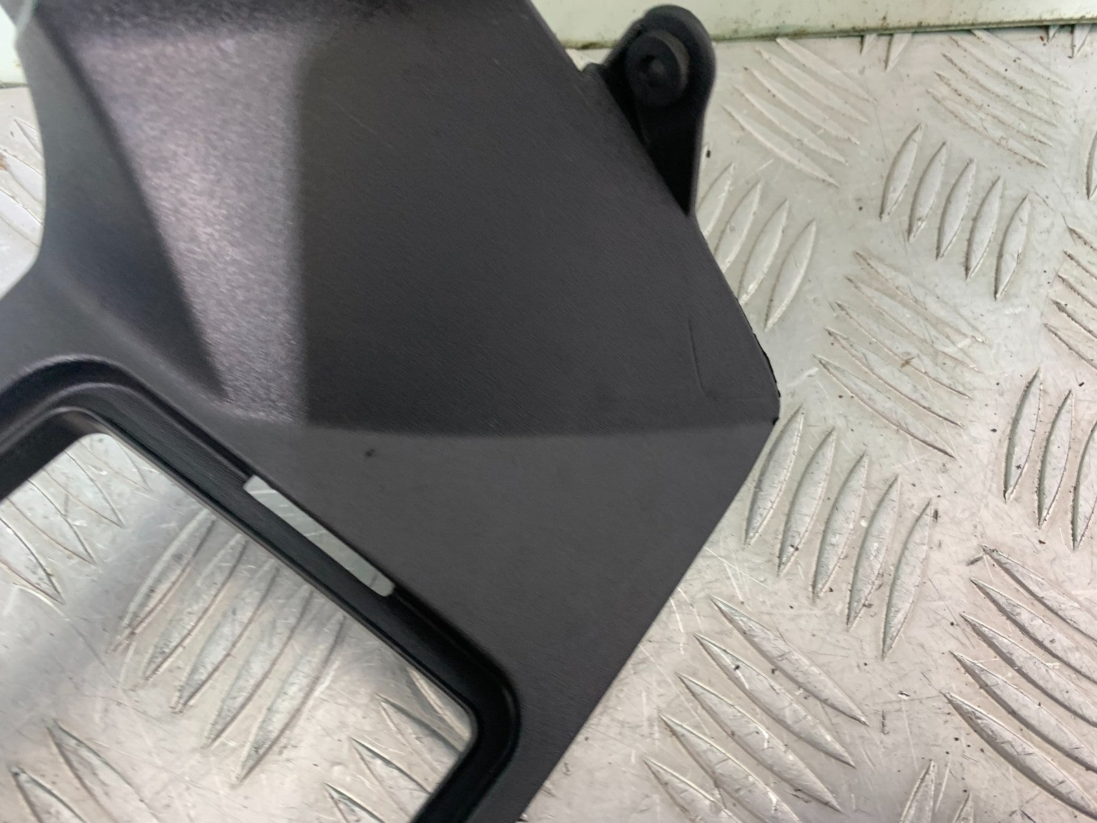 TRIUMPH 1050 SPRINT ST RIGHT TOP FAIRING INFILL PANEL   2003-2011 (CMB1285)