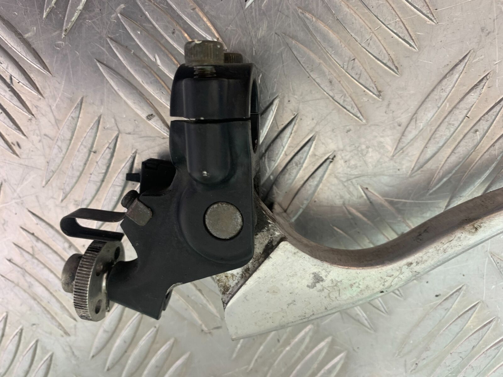 KAWASAKI ZX6R ZX6 J CLUTCH LEVER AND BRACKET  YEAR 2000 (CMB1129)