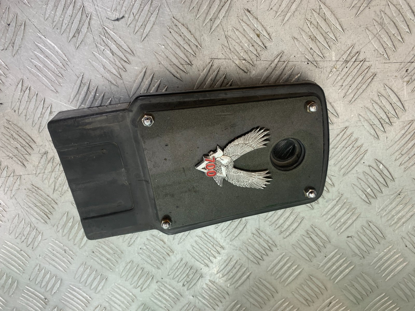HONDA VT700 VT 700 SHADOW BACK REST POCKET AND LID  YEAR 1984-85 (CMB1328)