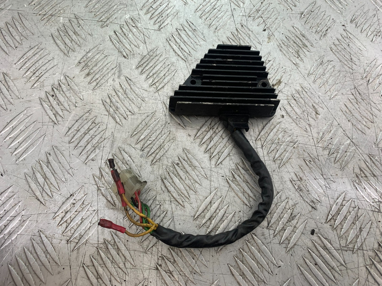 HONDA VT700 VT 700 SHADOW REGULATOR   YEAR 1984-85 (CMB1328)