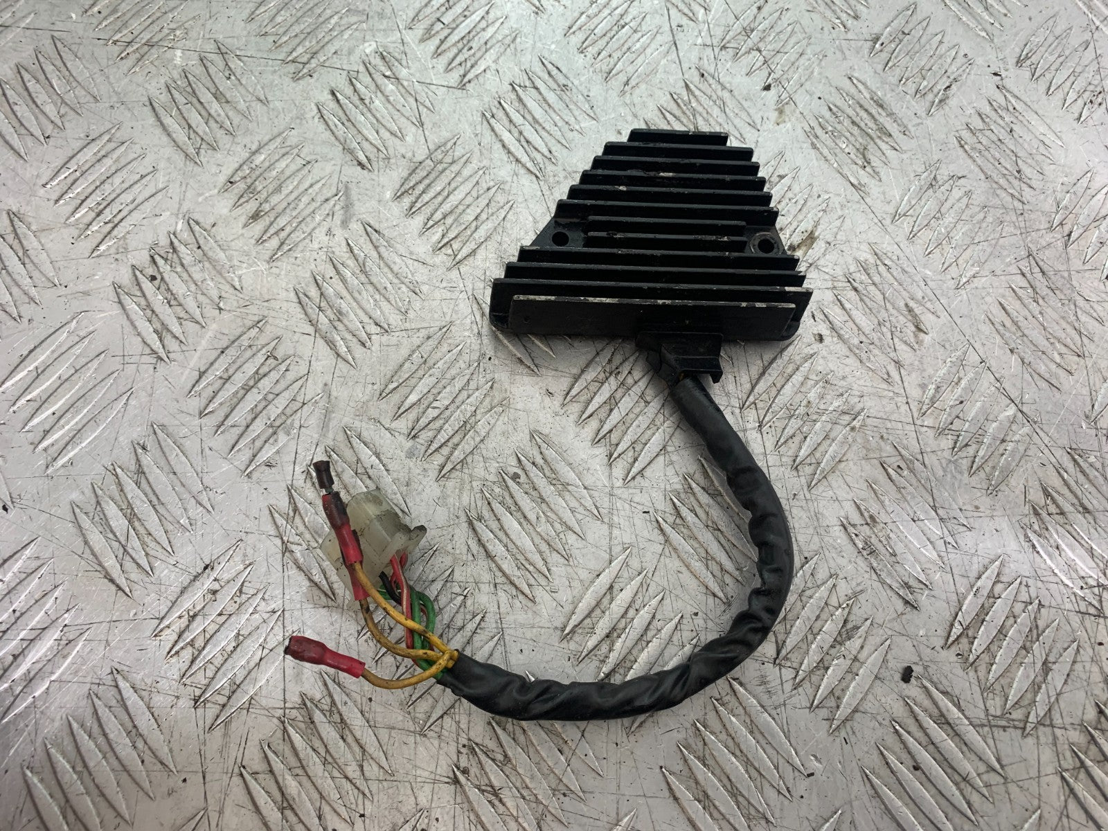 HONDA VT700 VT 700 SHADOW REGULATOR   YEAR 1984-85 (CMB1328)