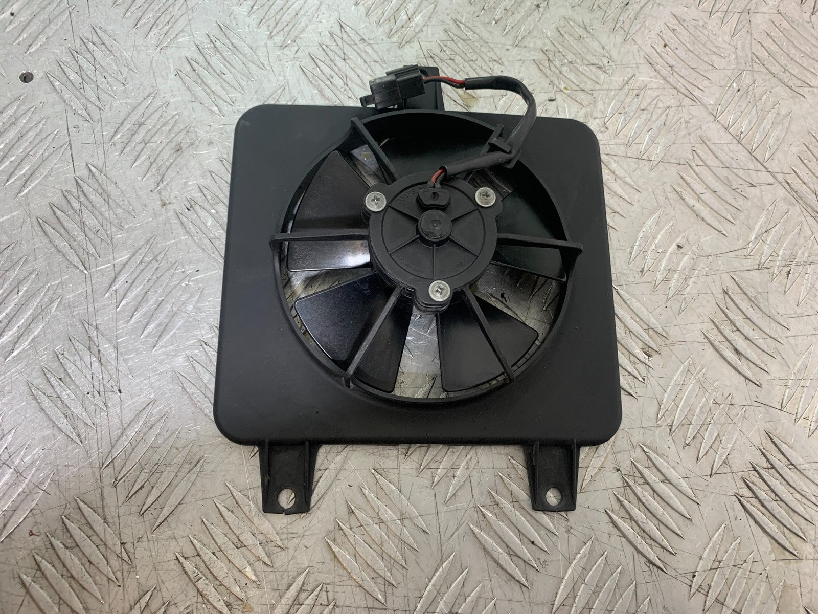 TRIUMPH 1050 SPEED TRIPLE RADIATOR FAN  YEAR 2005-2007 (CMB1322)