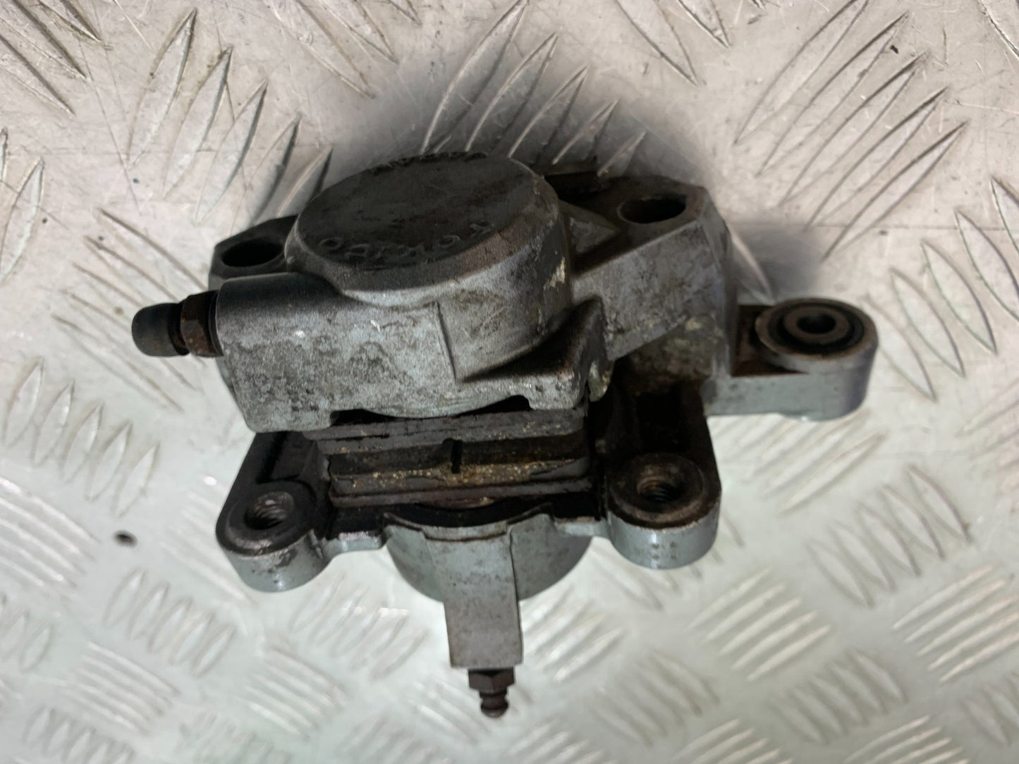 KAWASAKI ZZR1100 D REAR BRAKE CALIPER  YEAR 1993-2001 (CMB1189)