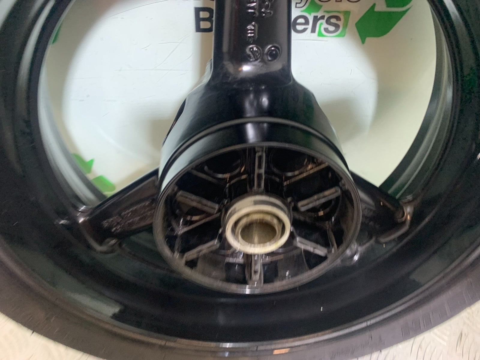 YAMAHA YZF R1 4XV REAR WHEEL YEAR 1998-99 (CMB1291)