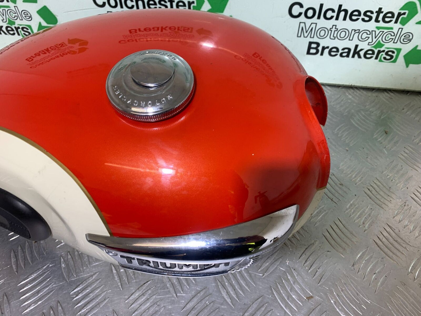 TRIUMPH BONNEVILLE T100 PETROL TANK  YEAR 2017-2021 (CMB1084)
