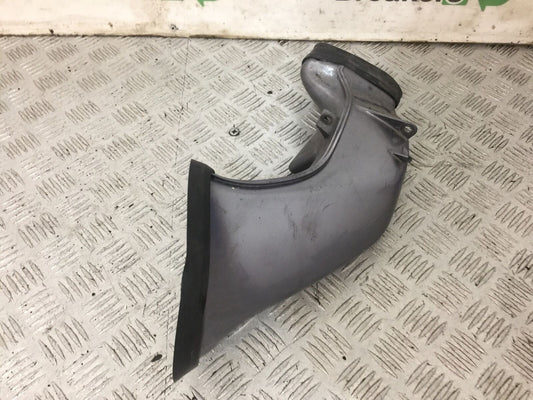 YAMAHA YZF R1 5VY RIGHT AIR TUBE YEAR 2004-2006 (STOCK 748)