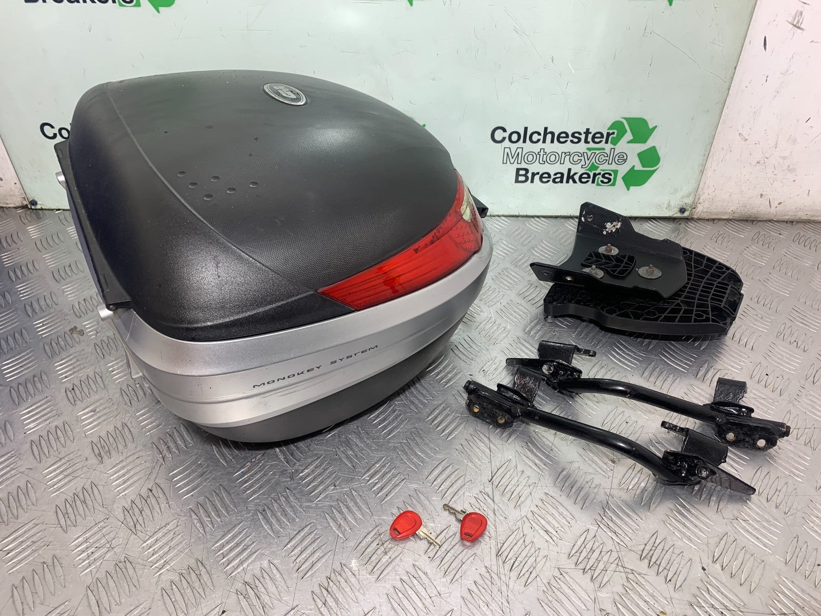 BMW K1300 S K 1300 S GIVI TOP BOX AND RACK  YEAR 2009-16 (CMB1216)