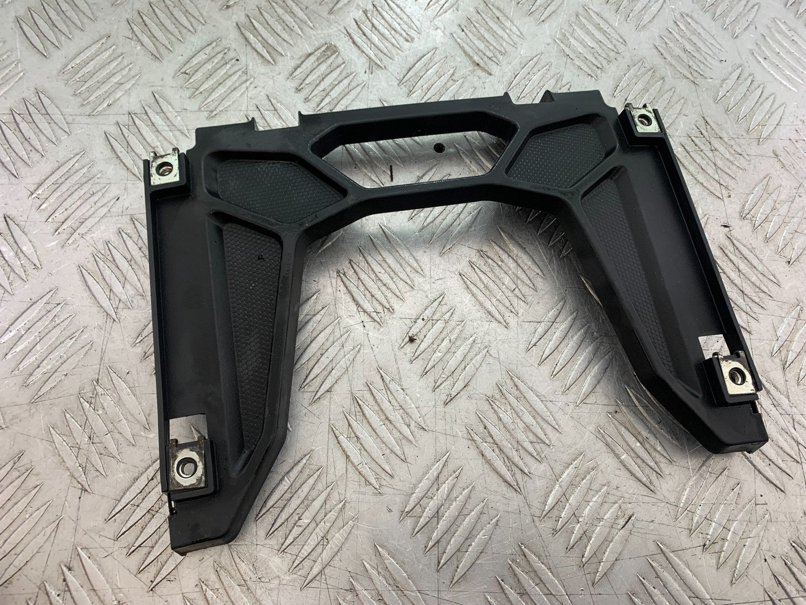 BENELLI BN125 BN 125 OIL COOLER COVER    YEAR 2018-2021 (CMB1245)