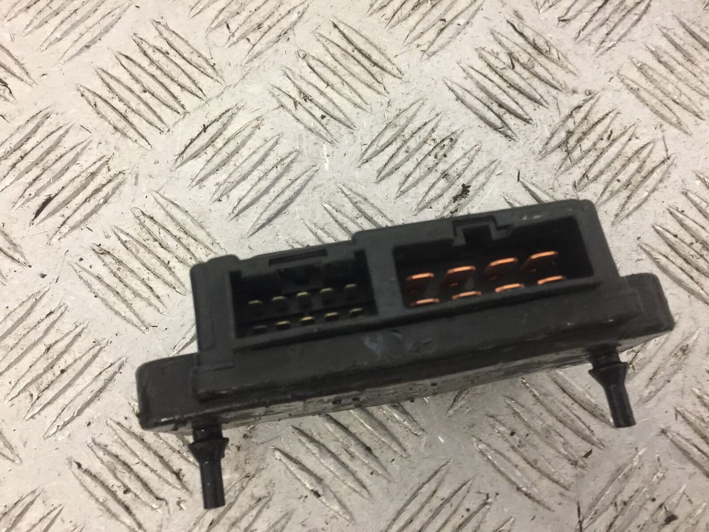 KAWASAKI ZX6R ZX6 G FUSE BOX  YEAR 1998-99 (STOCK 684)