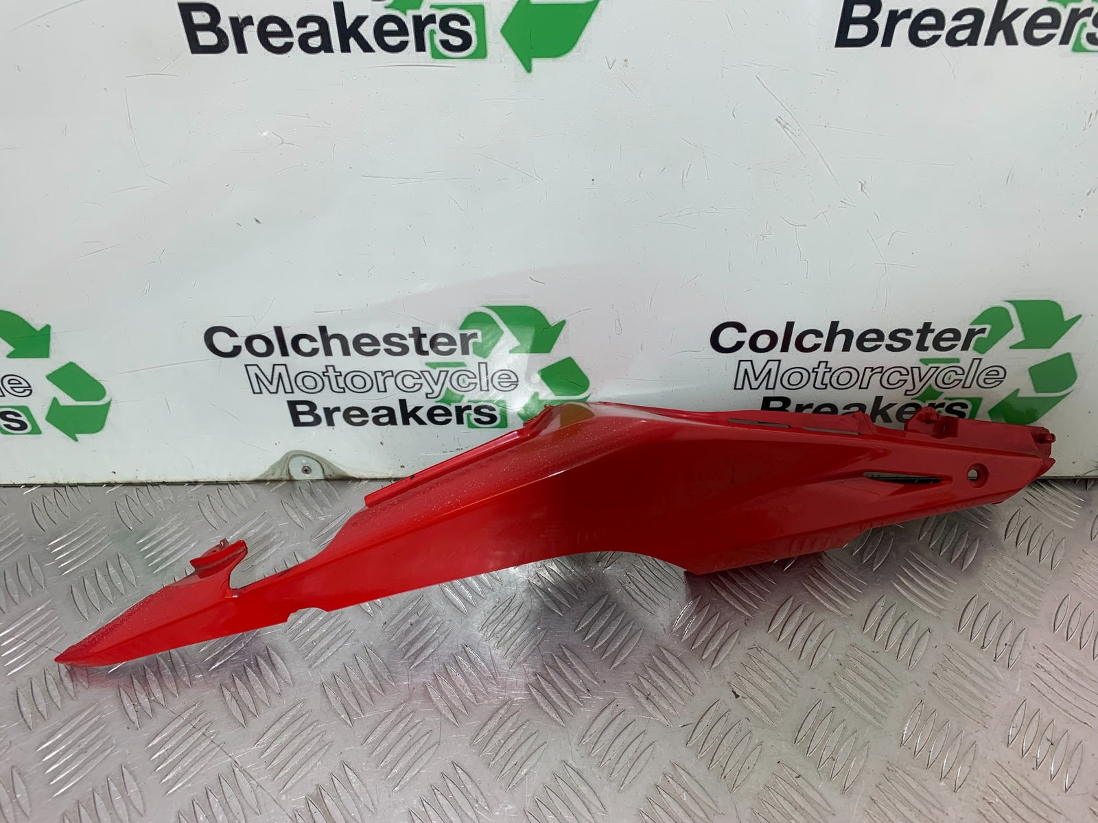 HONDA CBR500R CBR 500 R LEFT SEAT PANEL  YEAR 2012-16 (CMB1151)