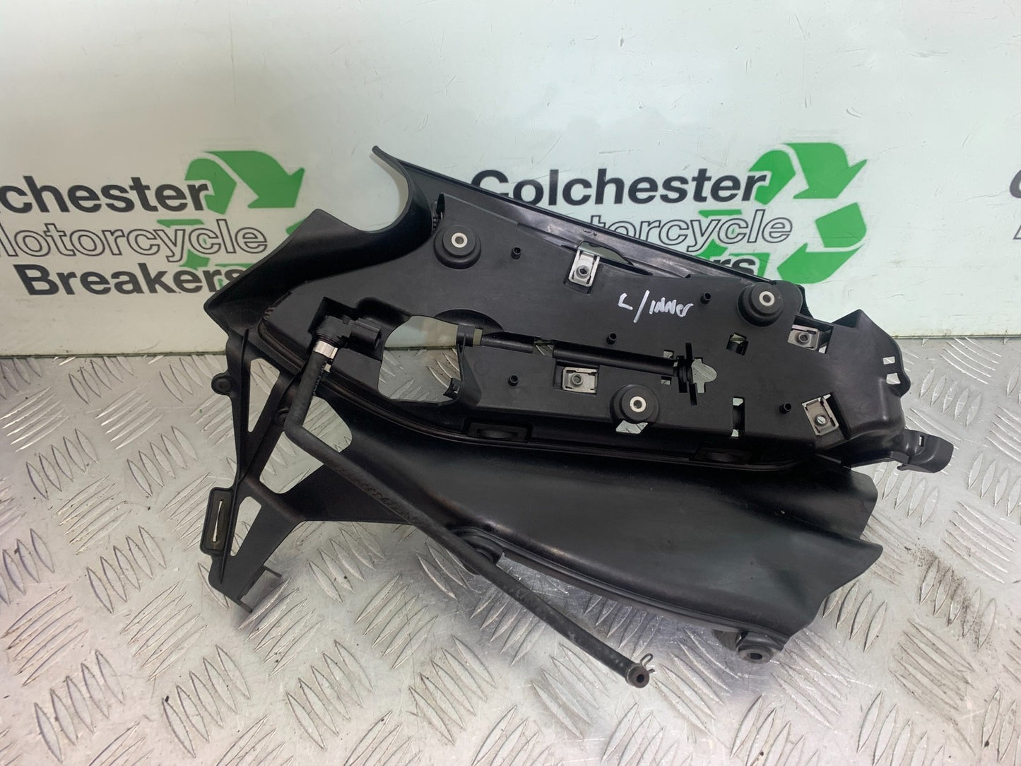 DUCATI 1299 PANIGALE LEFT INNER INFILL COVER   YEAR 2016 (CMB 1187)