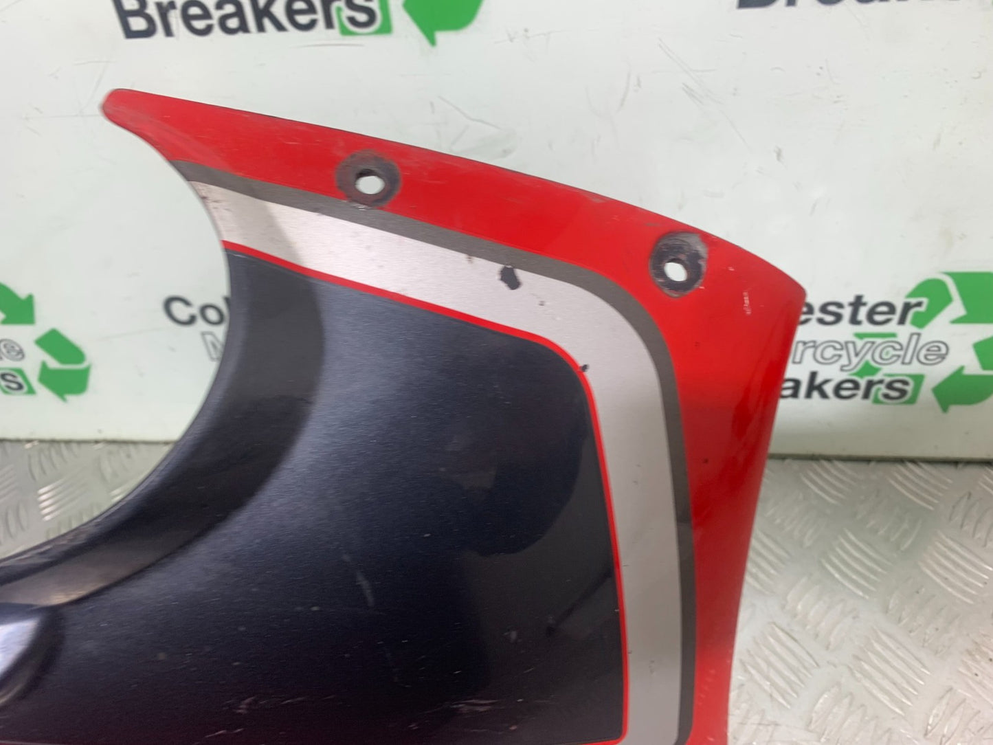 KAWASAKI GPZ600 GPZ 600 BELLY PAN YEAR 1988-90  (CMB1258)