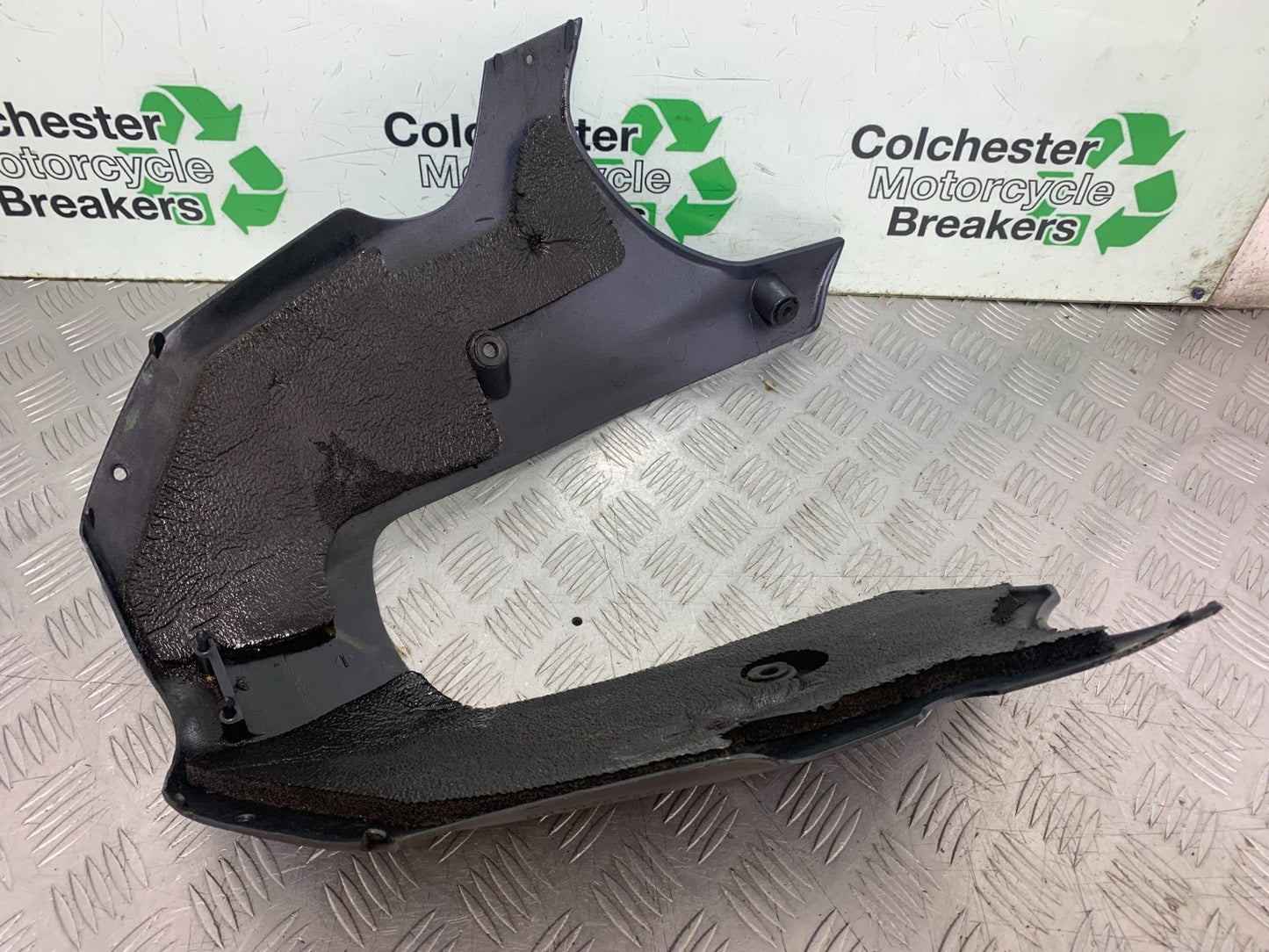 KAWASAKI ZX9R ZX9 R BELLYPAN  YEAR 1998-1999 (CMB1329)