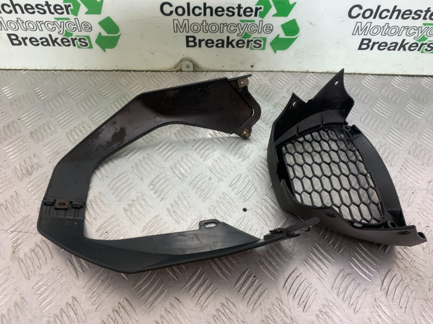 APRILIA TUONO 1000 V4R BELLYPAN YEAR 2011-13  (CMB1331)
