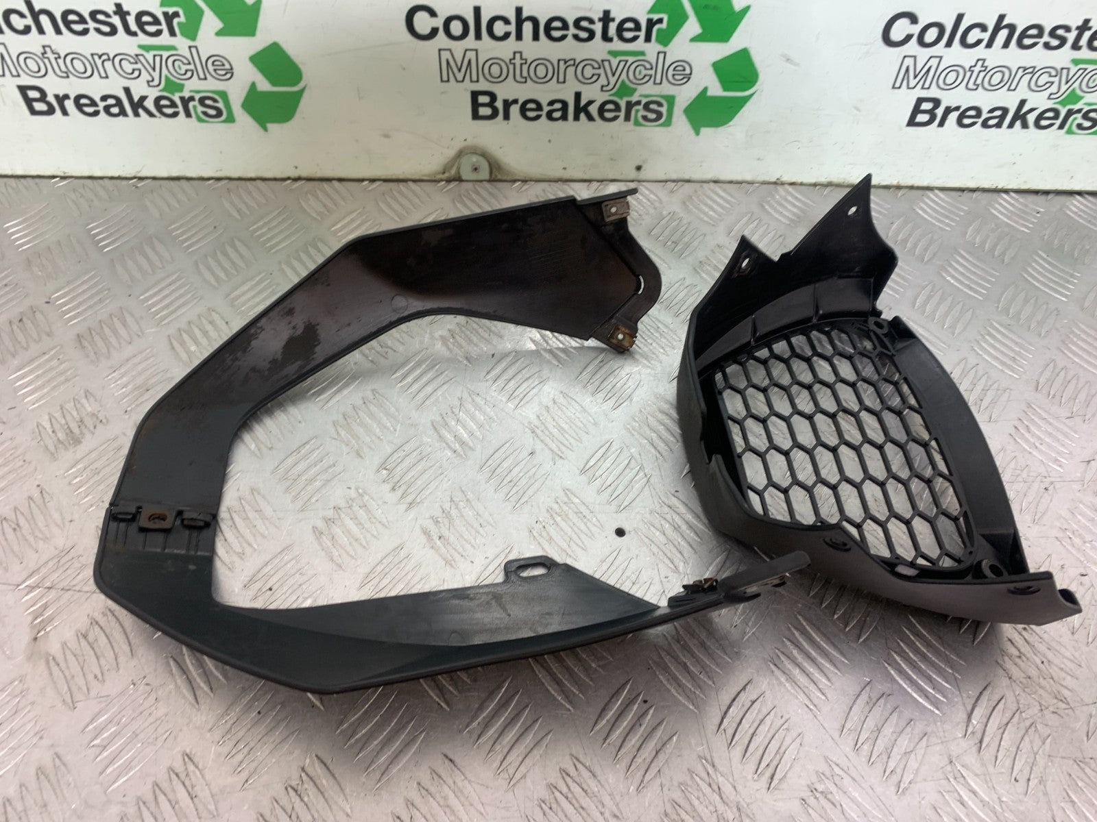APRILIA TUONO 1000 V4R BELLYPAN YEAR 2011-13  (CMB1331)