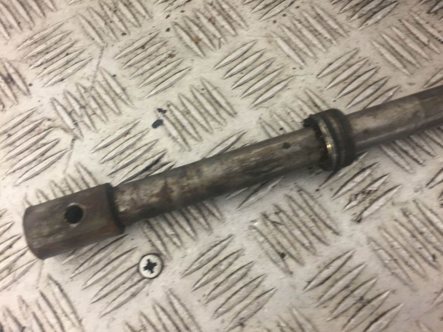 HONDA ST1100 PAN EUROPEAN REAR WHEEL SPINDLE YEAR 1997 (STOCK NO 351) non abs